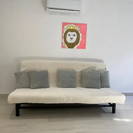 New - Mija Basement Loft Steps From - Perfect For Sun And Sport Seekers * מארבלה