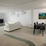 New - Mija Basement Loft Steps From - Perfect For Sun And Sport Seekers בית נופש