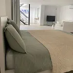 New - Mija Basement Loft Steps From - Perfect For Sun And Sport Seekers בית נופש *