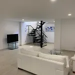 New - Mija Basement Loft Steps From - Perfect For Sun And Sport Seekers בית נופש
