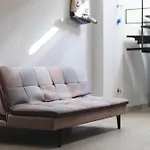 New - Mija Basement Loft Steps From - Perfect For Sun And Sport Seekers בית נופש *
