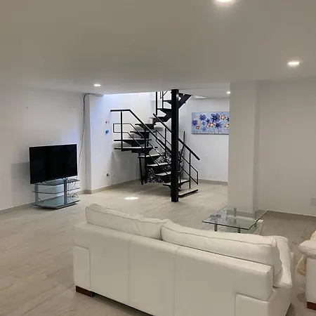 New - Mija Basement Loft Steps From - Perfect For Sun And Sport Seekers Feriehus