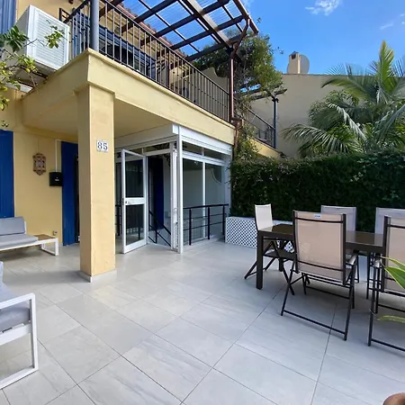 펜션 New - Mija Basement Loft Steps From - Perfect For Sun And Sport Seekers 마르베야