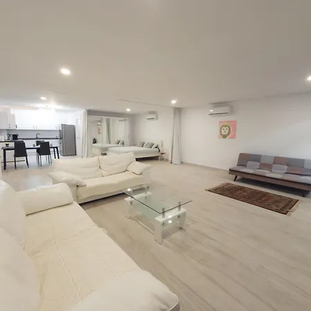 Tatil Evi New - Mija Basement Loft Steps From - Perfect For Sun And Sport Seekers Marbella