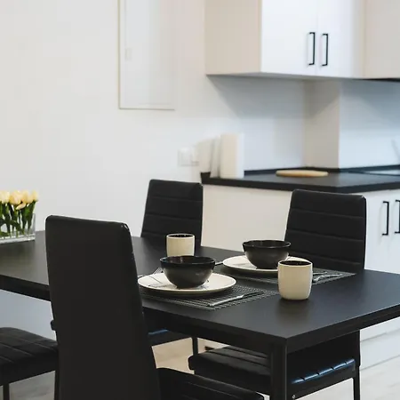 New - Mija Basement Loft Steps From - Perfect For Sun And Sport Seekers * Marbella