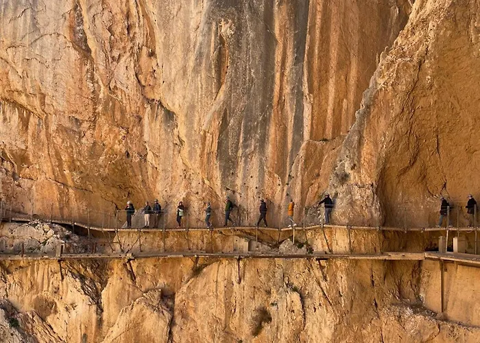 בית נופש New - Mija Basement Loft Steps From - Perfect For Sun And Sport Seekers *