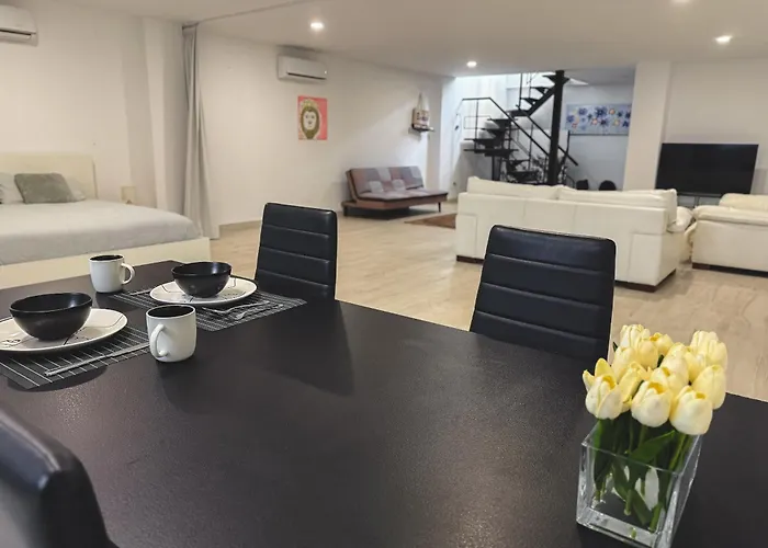 New - Mija Basement Loft Steps From - Perfect For Sun And Sport Seekers בית נופש *