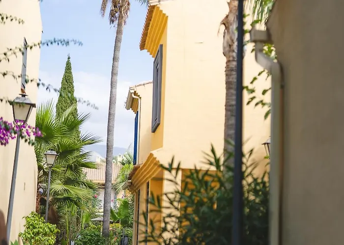 בית נופש New - Mija Basement Loft Steps From - Perfect For Sun And Sport Seekers *