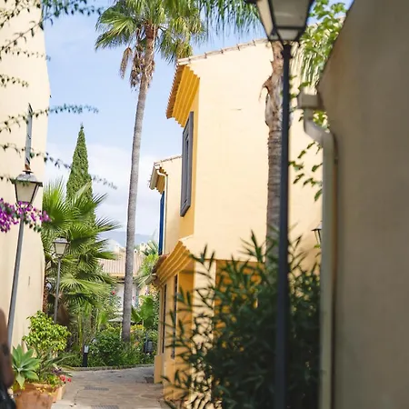 Casa de Férias New - Mija Basement Loft Steps From - Perfect For Sun And Sport Seekers *