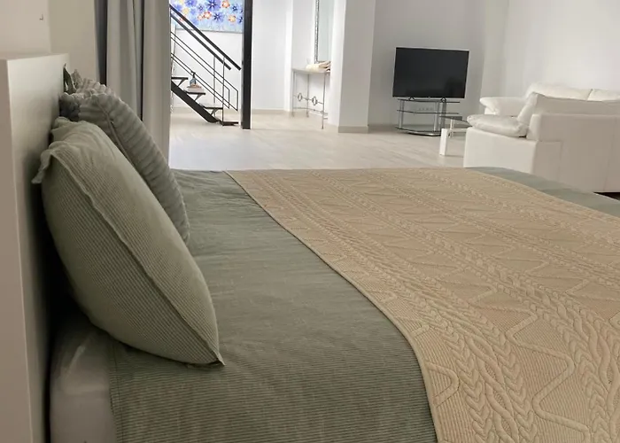 New - Mija Basement Loft Steps From - Perfect For Sun And Sport Seekers Prázdninový dům *